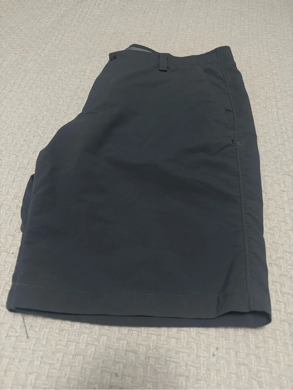 Under Armour HeatGear grey shorts, size 40